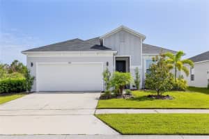 1025 Augustus Dr, DAVENPORT