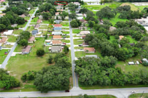 2445 SOUTH AVENUE, LEESBURG, FL 34748 - MLS#MFRO6321083
