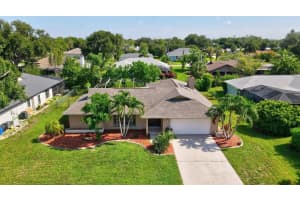 2113 Lochmoor Cir, NORTH FORT MYERS