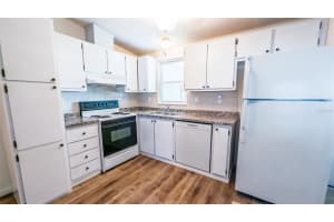 1725 HILTON HEAD BOULEVARD, LADY LAKE, FL 32159 - MLS#MFRO6321543