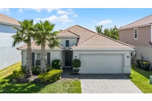 1111 Oak Bluff Dr, DAVENPORT