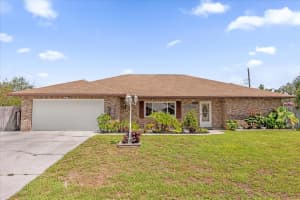 2098 Heathwood St, DELTONA