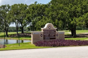 9517 San Fernando Ct Howey In The Hills, FL 34737 - Off Market