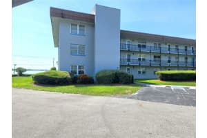 333 Lake Howard Dr Nw #201a, WINTER HAVEN