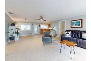 706 LYNN AVENUE, NEW SMYRNA BEACH, FL 32168 Sold 08/04/25