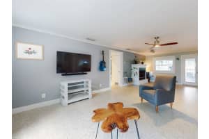 706 LYNN AVENUE, NEW SMYRNA BEACH, FL 32168 Sold 08/04/25