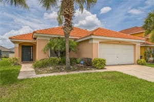214 Paloma Dr, DAVENPORT