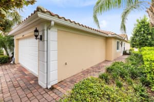 12207 PESCARA LANE, ORLANDO, FL 32827 Sold 08/18/25