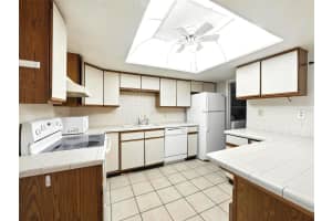 174 LAGO VISTA BOULEVARD, CASSELBERRY, FL 32707 - MLS#MFRO6323926