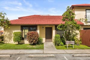 443 Hunter Cir, KISSIMMEE