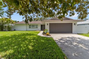 671 25th St Sw, LARGO