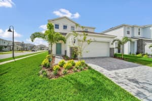 3448 Lilac Way, DAVENPORT