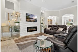 4060 OAK TREE DRIVE, DAVENPORT, FL 33837 Sold 08/29/25