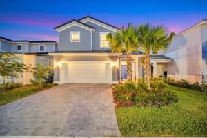 7340 Oakmoss Loop, DAVENPORT