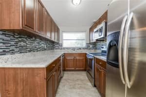2472 WANETA DRIVE, SARASOTA, FL 34231 - MLS#MFRO6325641