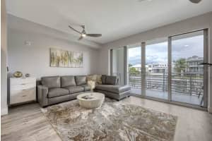 1709 N Tamiami Trl #220, SARASOTA