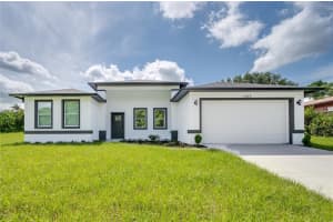 1157 W Hancock Dr, DELTONA