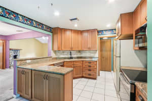 382 HAVERLAKE CIRCLE, APOPKA, FL 32712 Sold 09/30/25
