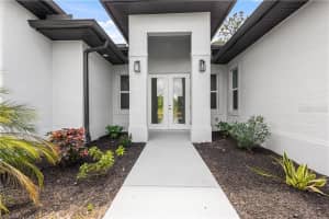 2526 37th Ave Ne, NAPLES