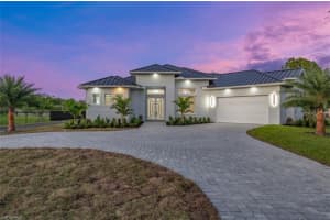 239 20th Ave Ne, NAPLES
