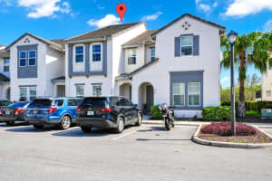 302 Captiva Dr, DAVENPORT