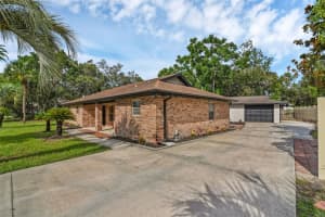 1547 Bavon Dr, DELTONA