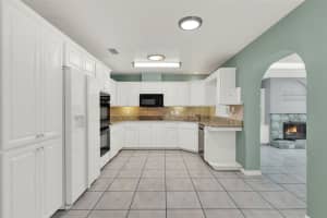 647 SILVER CREEK DRIVE, WINTER SPRINGS, FL 32708 Sold 09/03/25