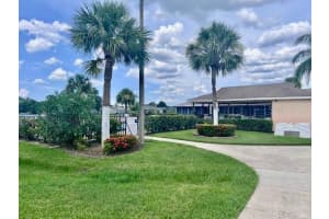 19 COUNTRY COVE WAY, KISSIMMEE, FL 34743 Sold 08/29/25