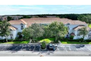14037 Fairway Island Dr #233, ORLANDO