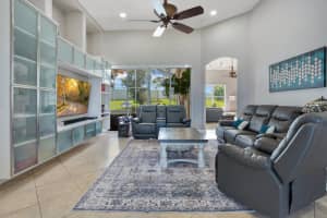 8155 CANYON LAKE CIRCLE, ORLANDO, FL 32835 - MLS#MFRO6327205