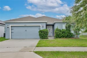 490 Taft Dr, DAVENPORT