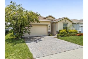 213 PRESTON AVENUE, DAVENPORT, FL 33837 - MLS#MFRO6327394