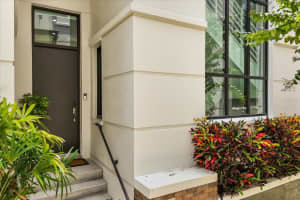356 OSCEOLA AVENUE, ORLANDO, FL 32801 Sold 08/26/25
