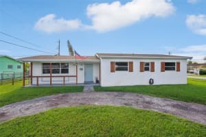 201 66TH TERRACE, HOLLYWOOD, FL 33024 Sold 08/30/25