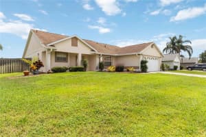 202 BENT OAK LOOP, DAVENPORT, FL 33837 - MLS#MFRO6327749