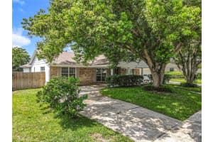 293 CAMBRIDGE DRIVE, LONGWOOD, FL 32779 - MLS#MFRO6327814