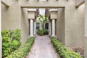1420 EMERALD DUNES DRIVE, SUN CITY CENTER, FL 33573 - MLS#MFRO6327921