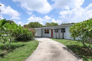 904 HALL STREET, MELBOURNE, FL 32901 Sold 08/29/25