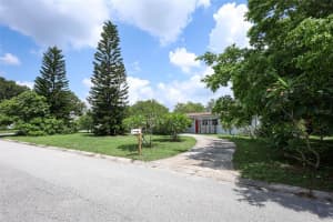 904 HALL STREET, MELBOURNE, FL 32901 Sold 08/29/25