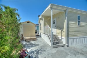 512 PAR PINES BOULEVARD, DAVENPORT, FL 33837 - MLS#MFRO6328625
