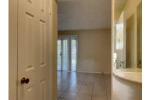 4027 VERSAILLES DRIVE, ORLANDO, FL 32808 - MLS#MFRO6328901