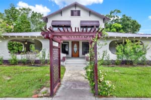 211 CASSADY STREET, UMATILLA, FL 32784 - MLS#MFRO6328956