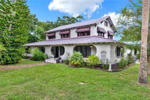 211 CASSADY STREET, UMATILLA, FL 32784 - MLS#MFRO6328956