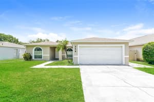 358 Lake Daisy Cir, WINTER HAVEN
