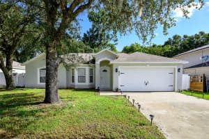 957 Cascades Park Trl, DELAND