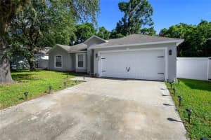 957 CASCADES PARK TRAIL, DELAND, FL 32720 Sold 10/10/25