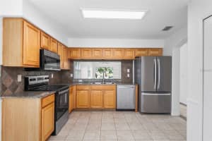 7352 TOWER BRIDGE DRIVE, WESLEY CHAPEL, FL 33545 - MLS#MFRO6329207