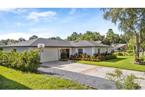 910 RED OAK COURT, WINTER SPRINGS, FL 32708 Sold 10/15/25