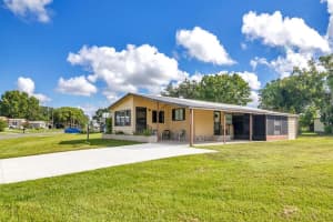 226 MENLO PARK AVENUE, DAVENPORT, FL 33897 - MLS#MFRO6329336