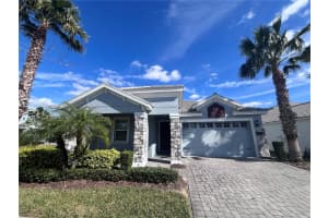 1401 Clubman Dr, DAVENPORT